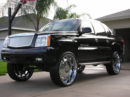 cadillac_escalade_ext_30_3.jpg