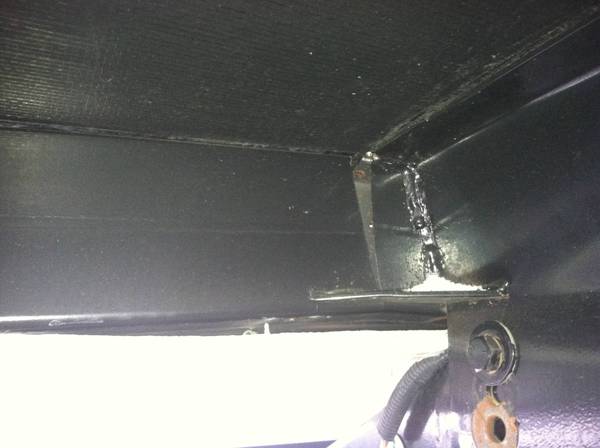 Driver_s_side_crack.jpg