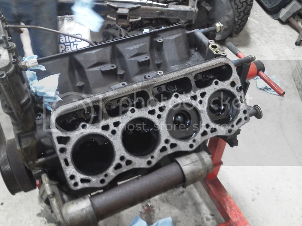 engine_no_heads.jpg