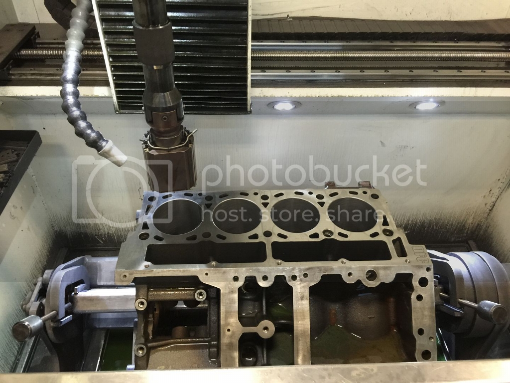 Engine_zpsd6j90nhp.jpg
