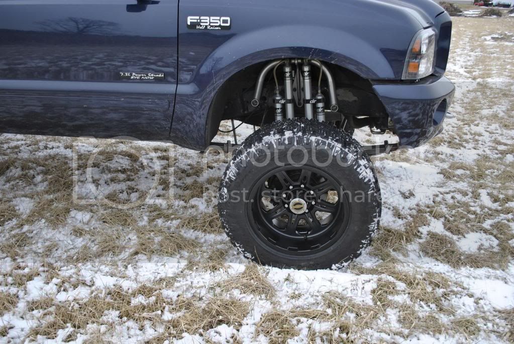 LiftedTruckwithCheyenne8s009sm.jpg