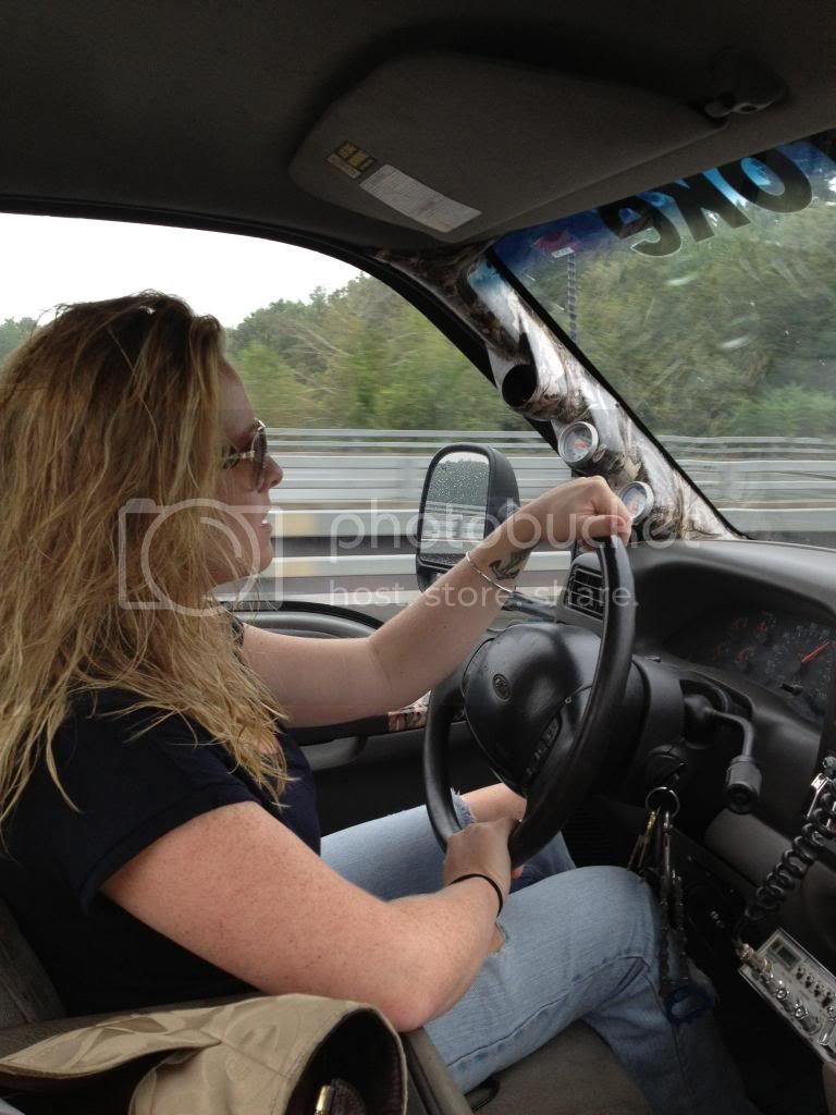 wifedriving_zpsb97d0b3b.jpg