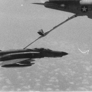 F-4E_Refueling