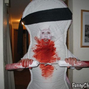 bloody-tampon-costume