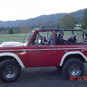 wife & kids in the Bronco