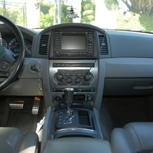 SRT8_interior2