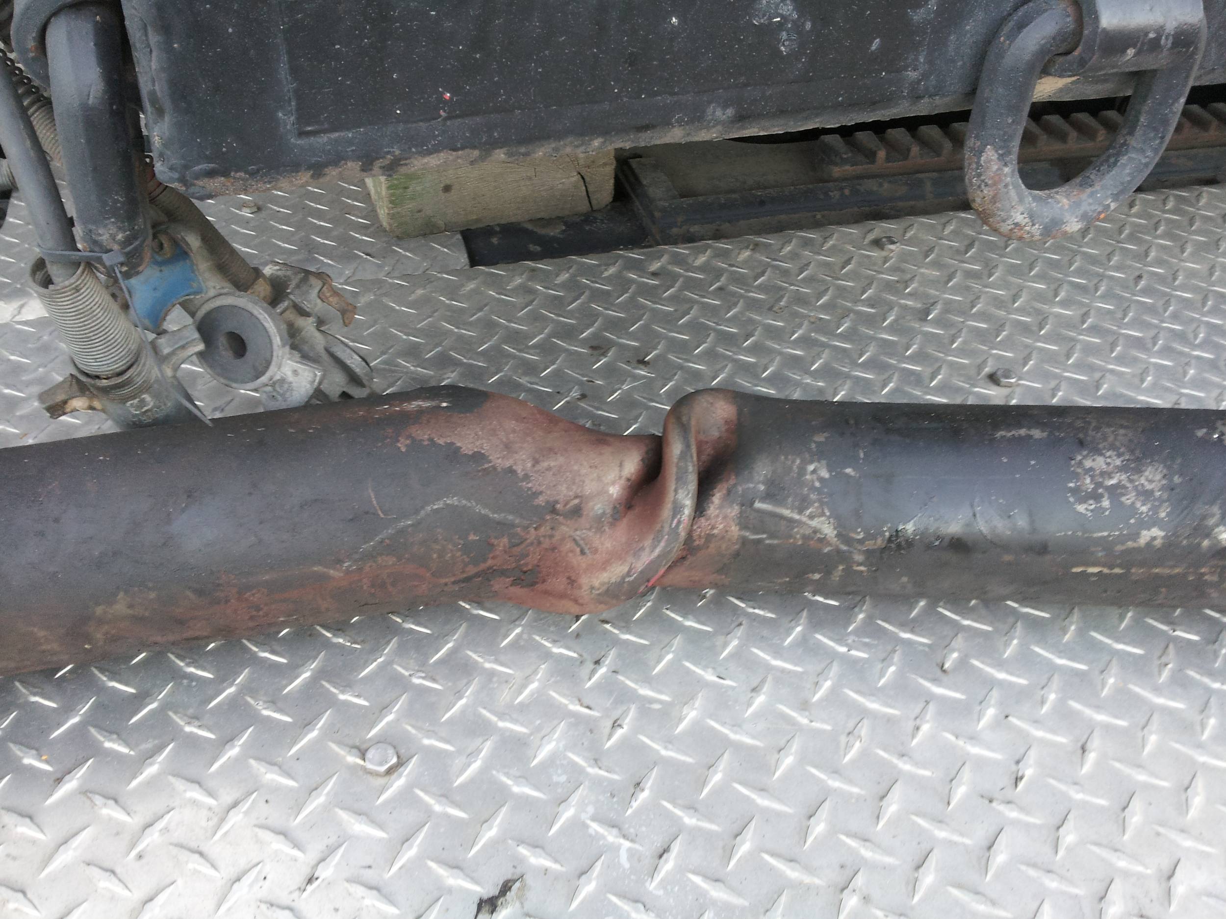 Busted Driveshaft OversizeLoad