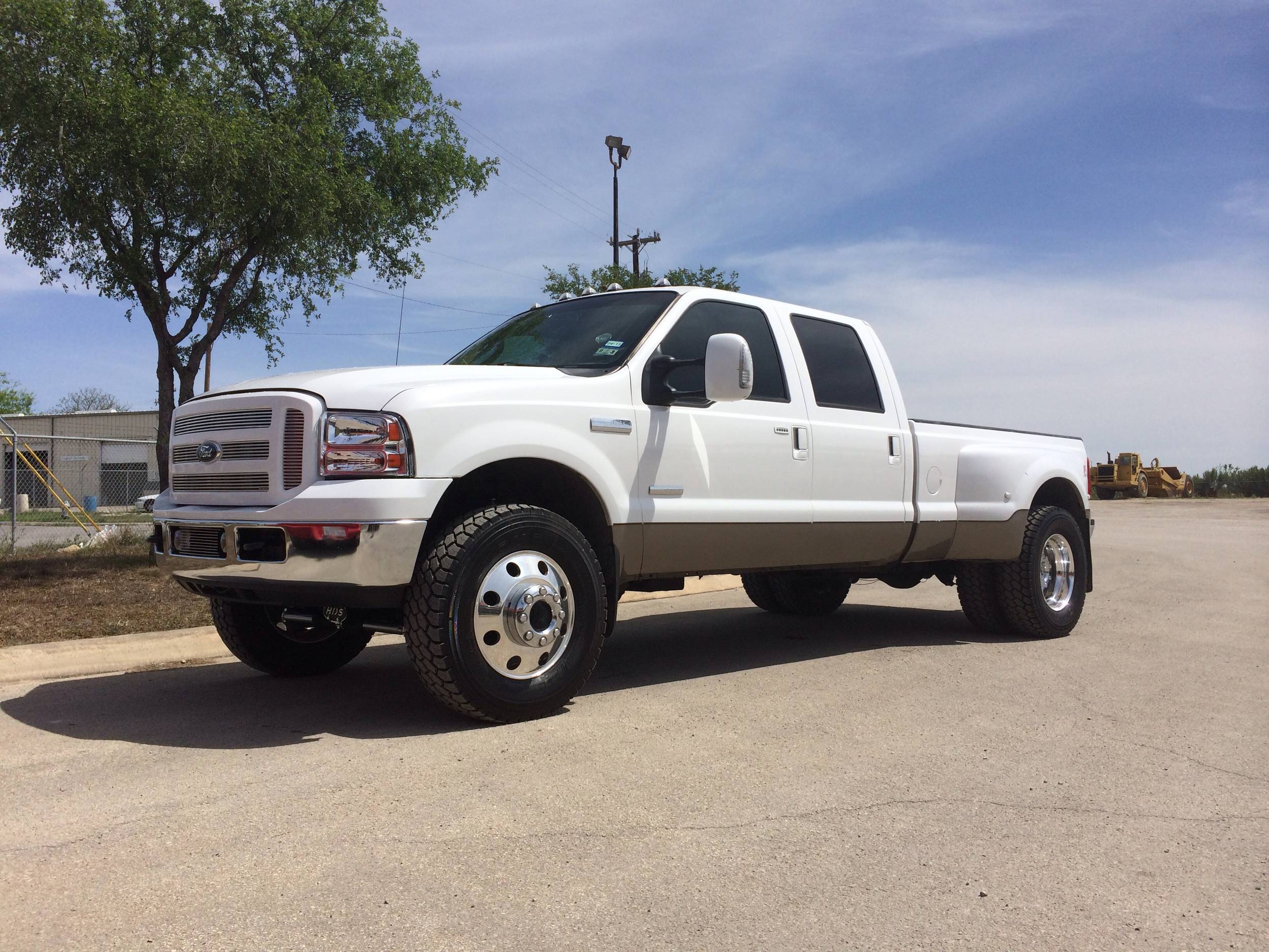 My white 06 f350